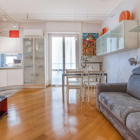 Апартаменты Joivy Vibrant Flat With Balcony Милан Экстерьер фото